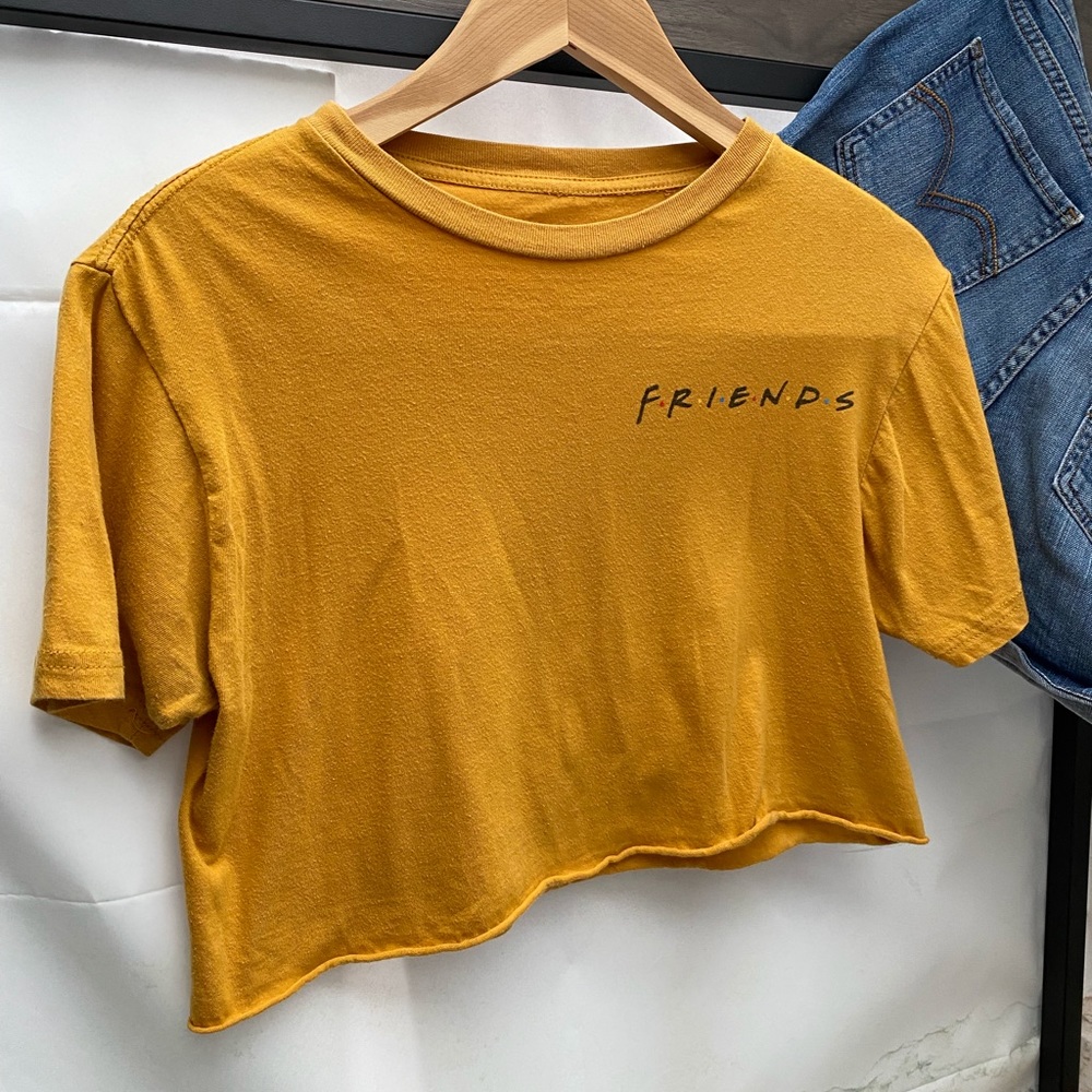 Women’s Cropped Friends Central Perk Graphic Short Sleeve Tee Shirt - Picture 4 of 6